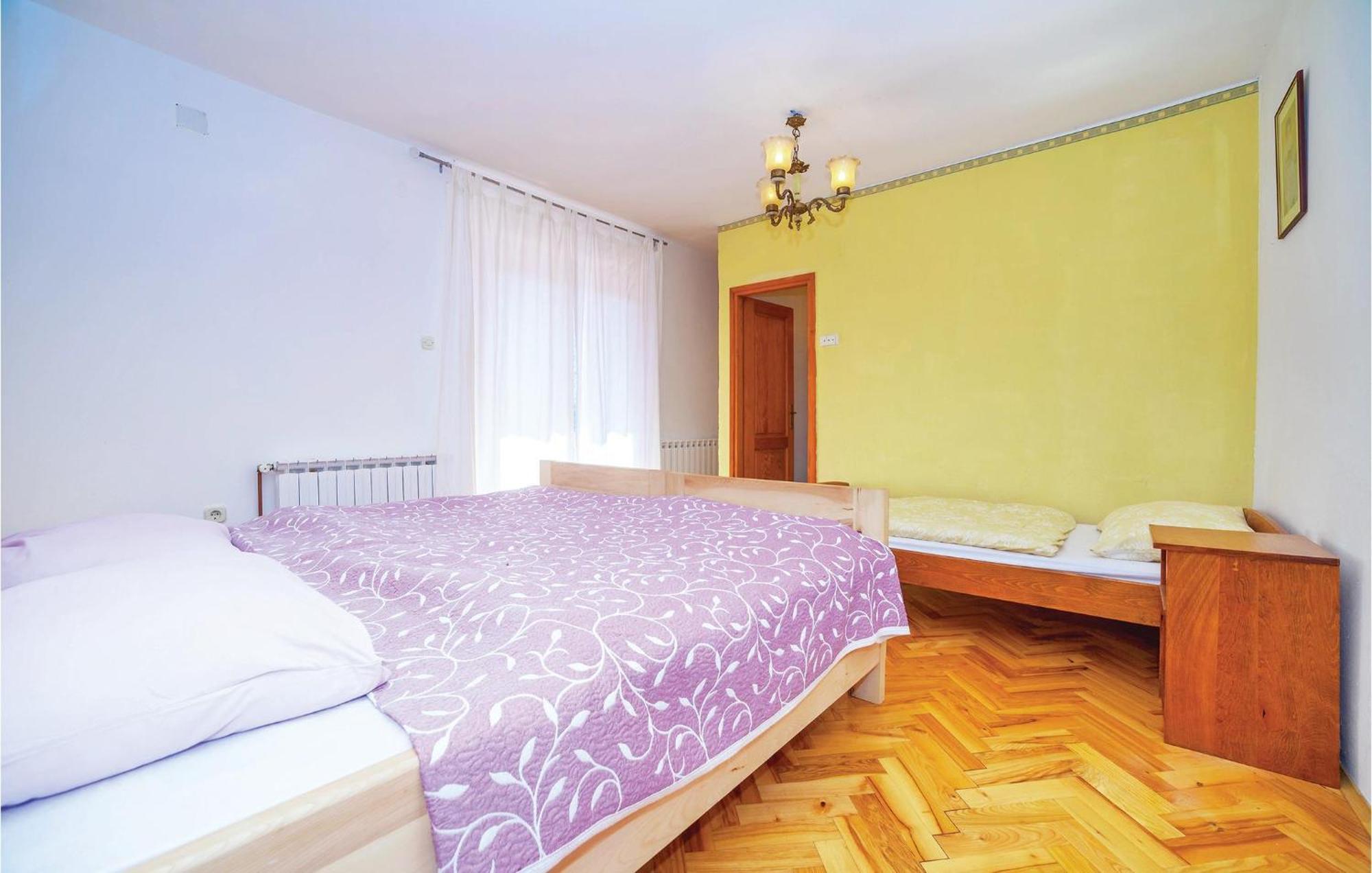7 Bedroom Pet Friendly Home In Crni Kal Crni Kal  Esterno foto