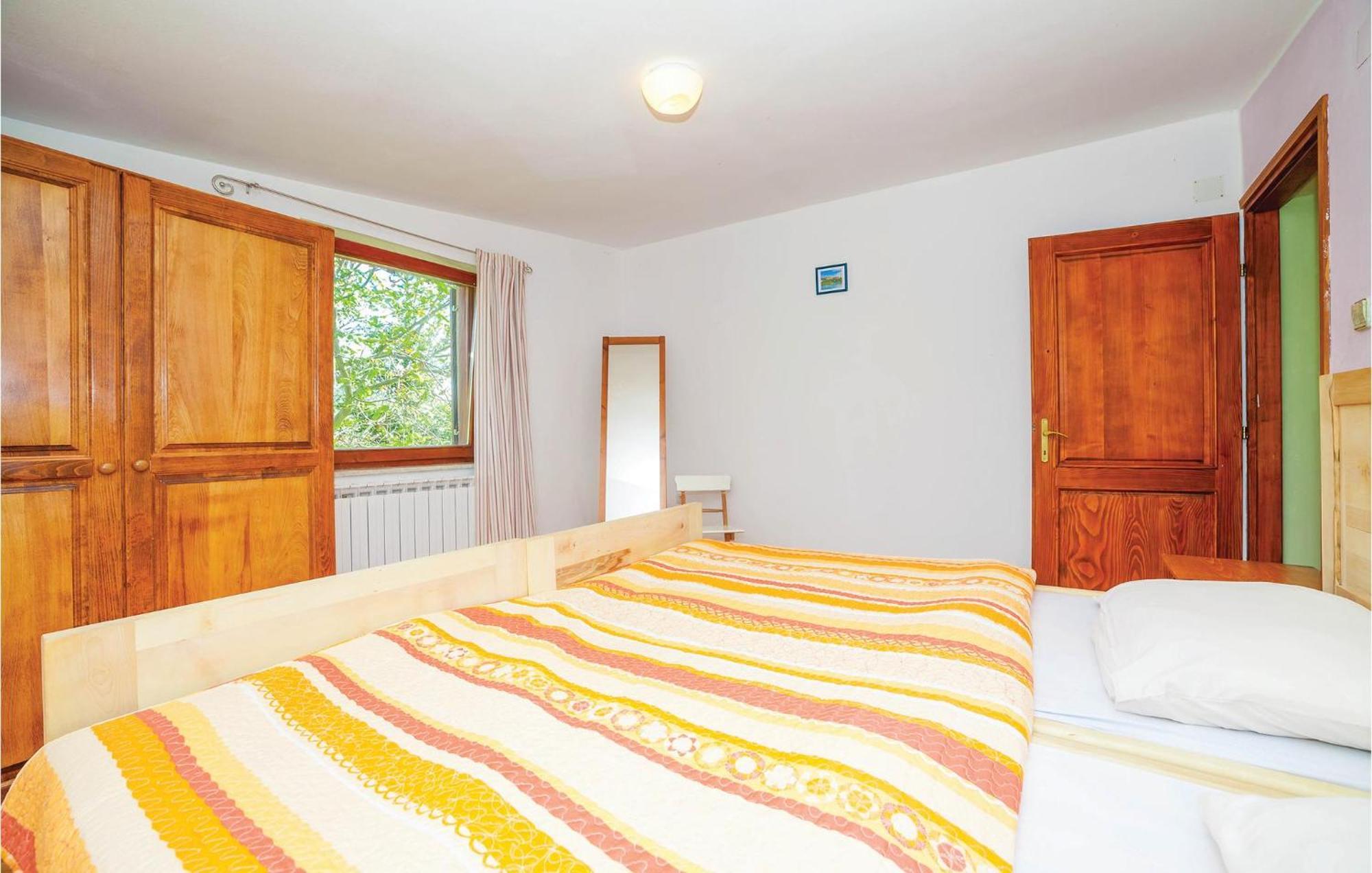 7 Bedroom Pet Friendly Home In Crni Kal Crni Kal  Esterno foto