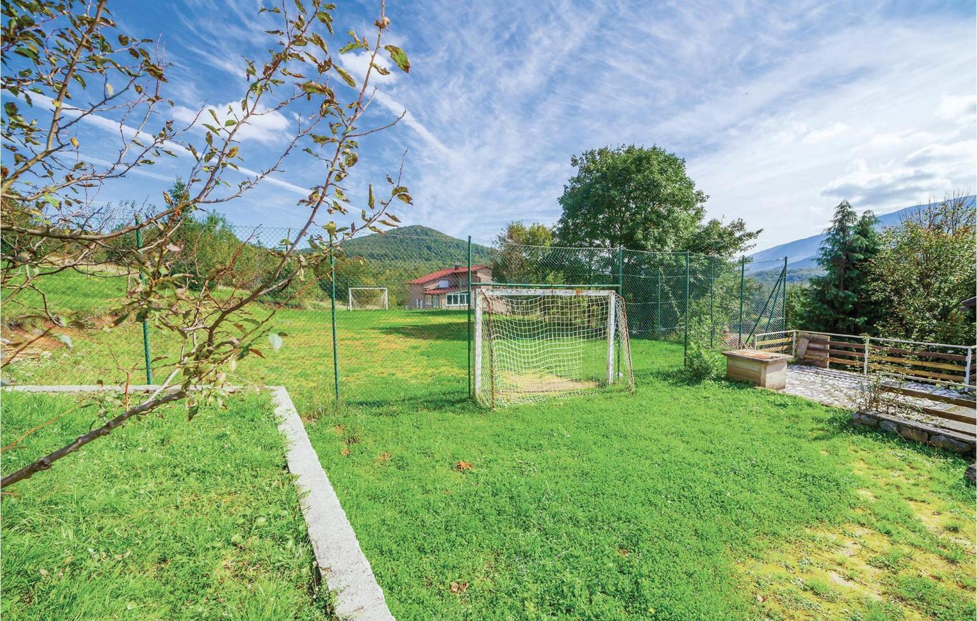 7 Bedroom Pet Friendly Home In Crni Kal Crni Kal  Esterno foto