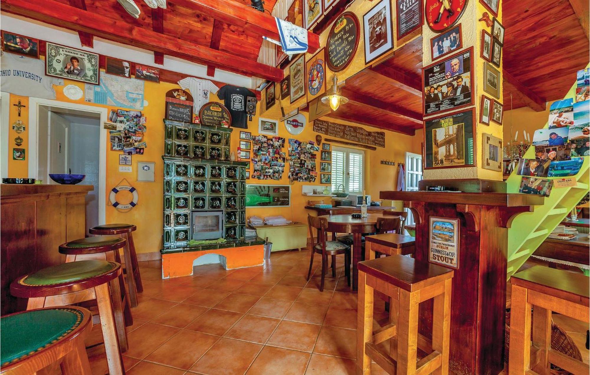 7 Bedroom Pet Friendly Home In Crni Kal Crni Kal  Esterno foto