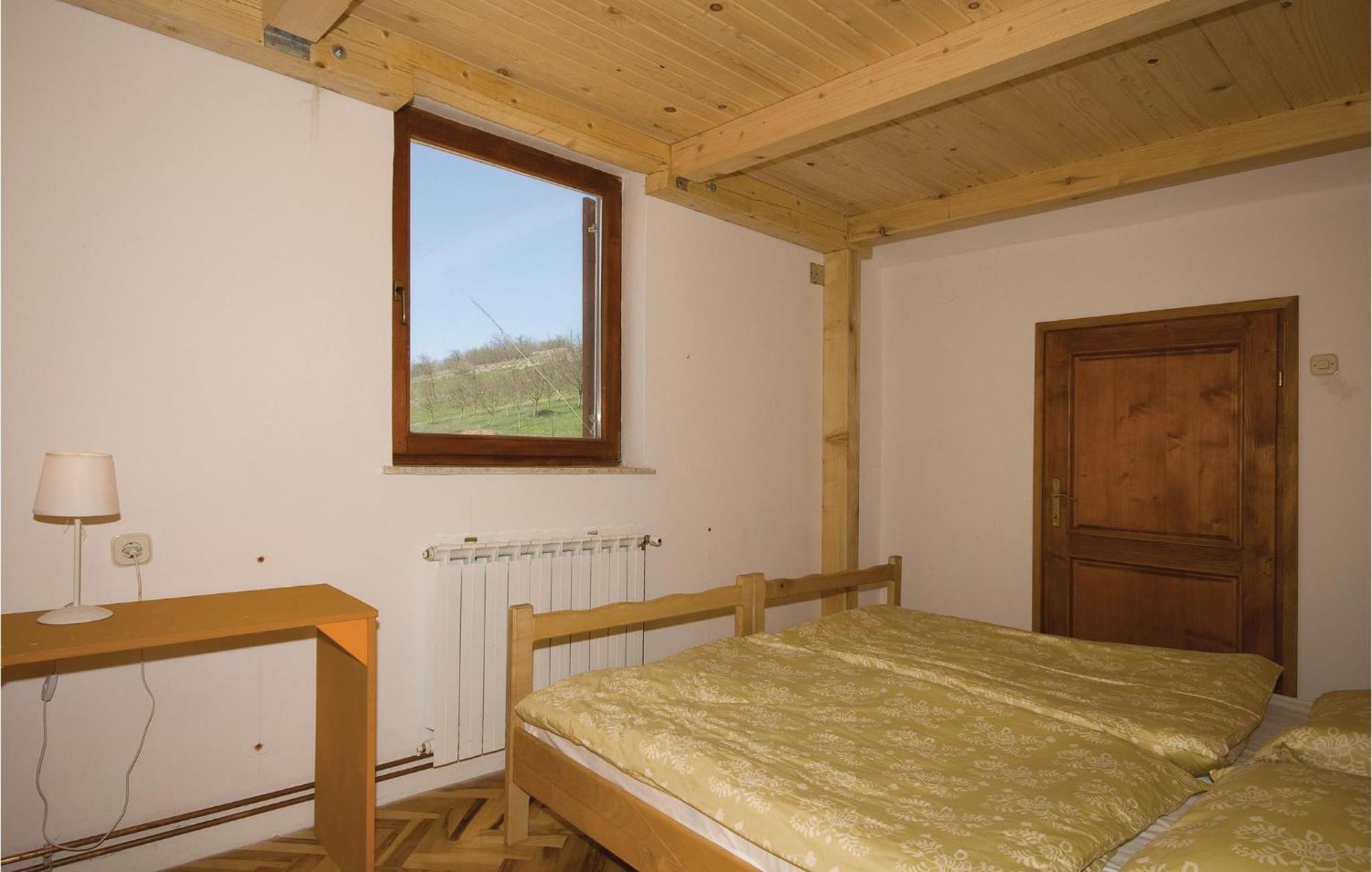 7 Bedroom Pet Friendly Home In Crni Kal Crni Kal  Esterno foto
