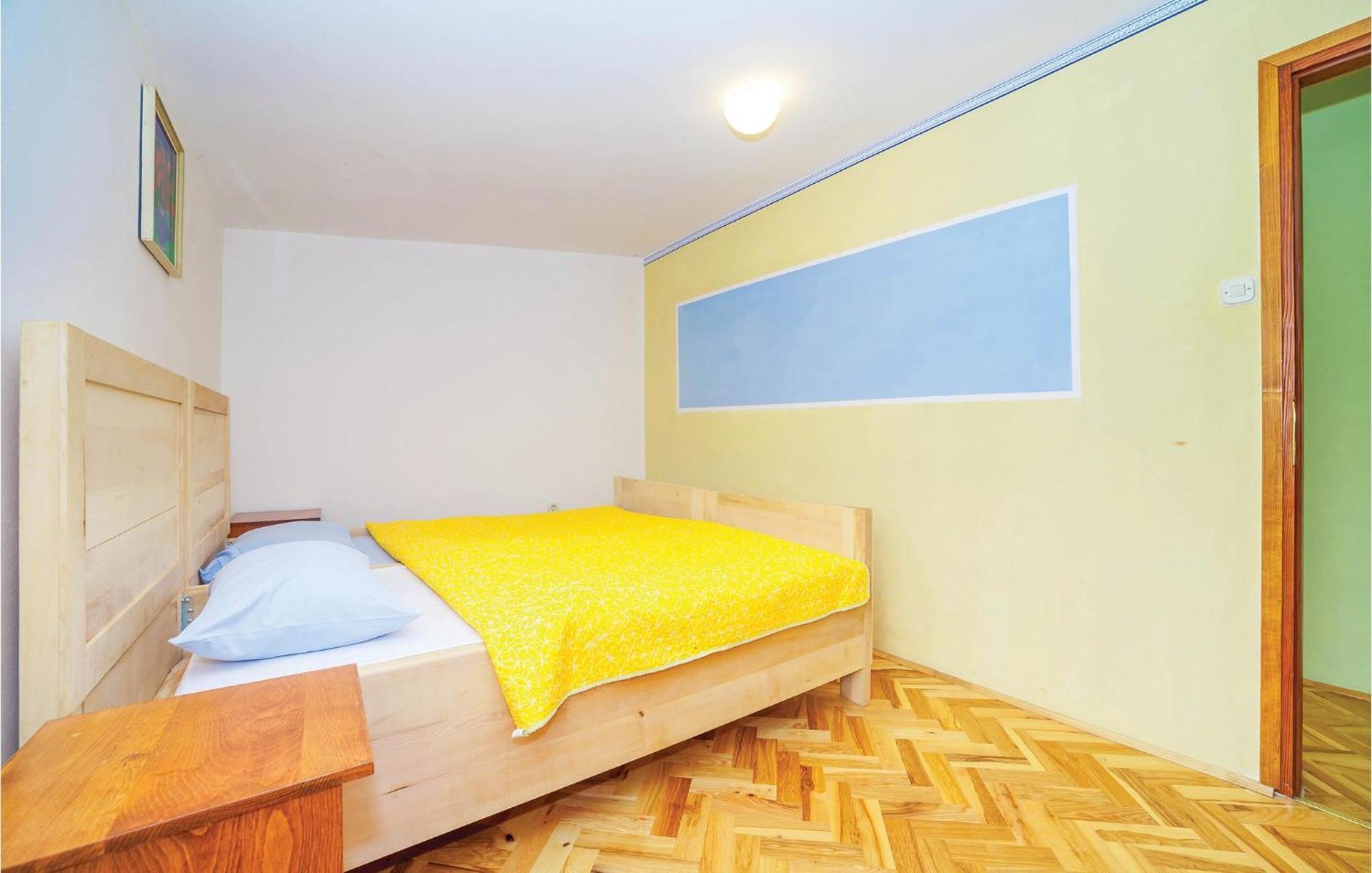 7 Bedroom Pet Friendly Home In Crni Kal Crni Kal  Esterno foto