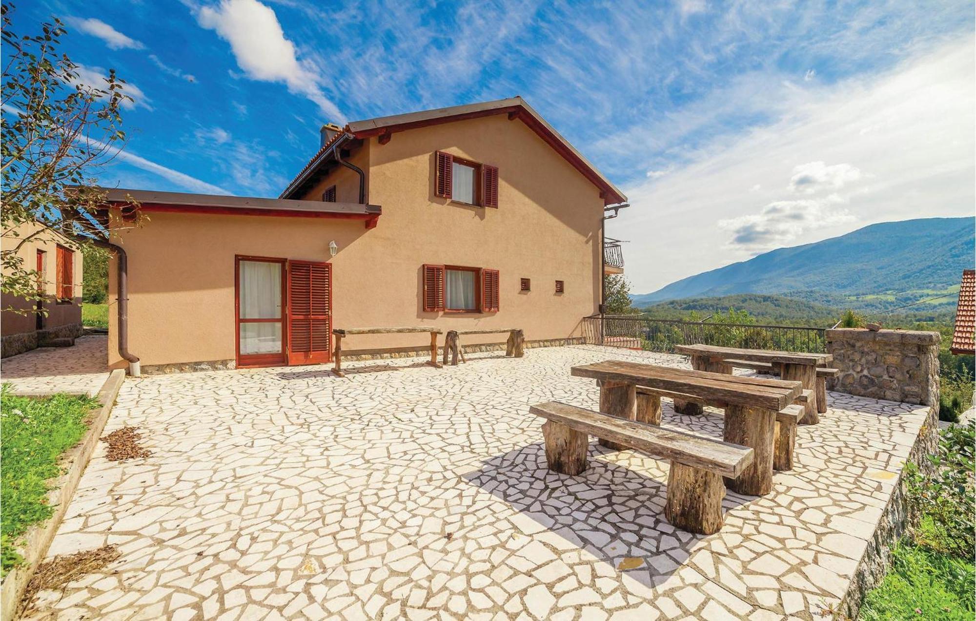 7 Bedroom Pet Friendly Home In Crni Kal Crni Kal  Esterno foto