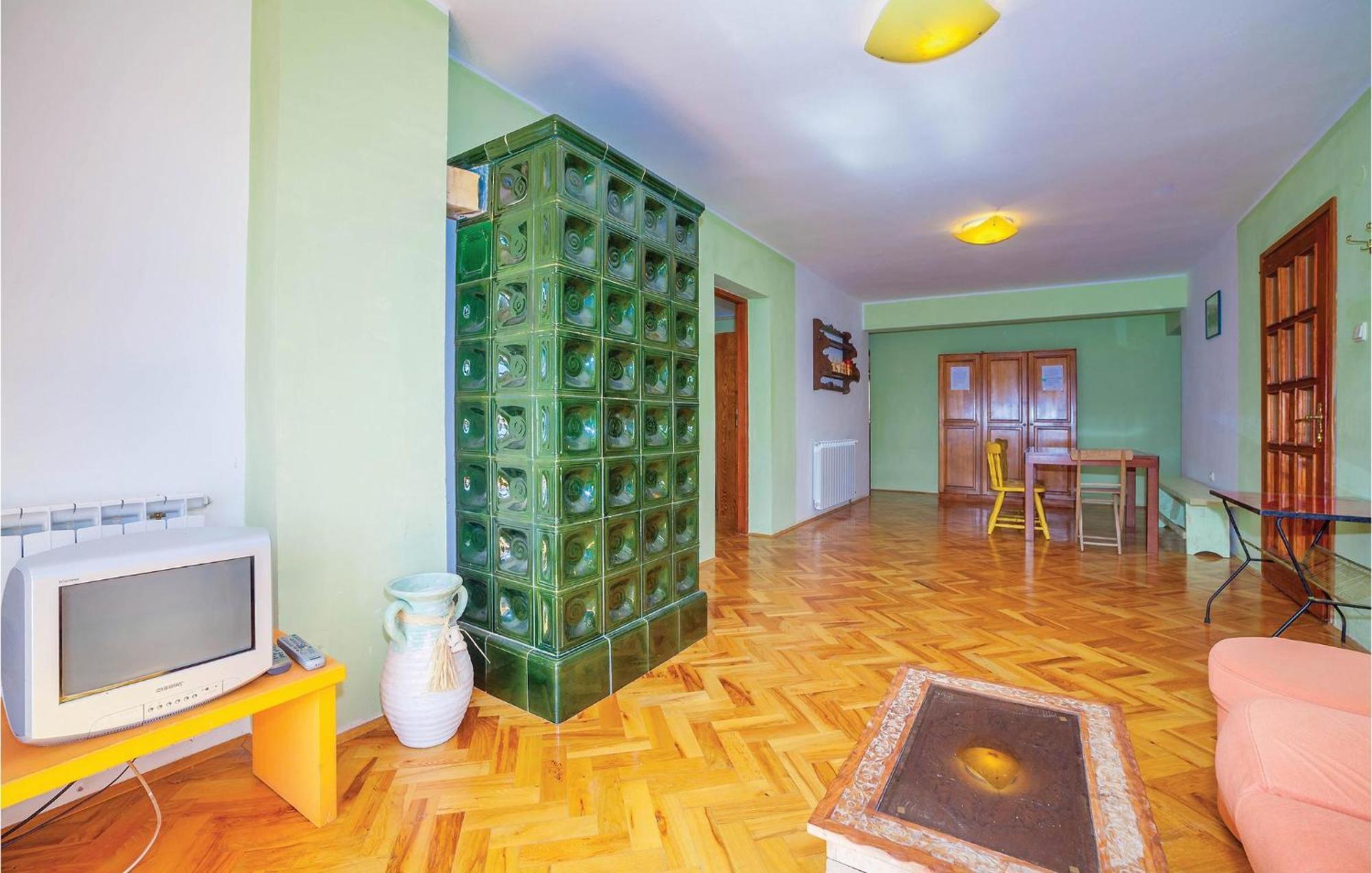 7 Bedroom Pet Friendly Home In Crni Kal Crni Kal  Esterno foto