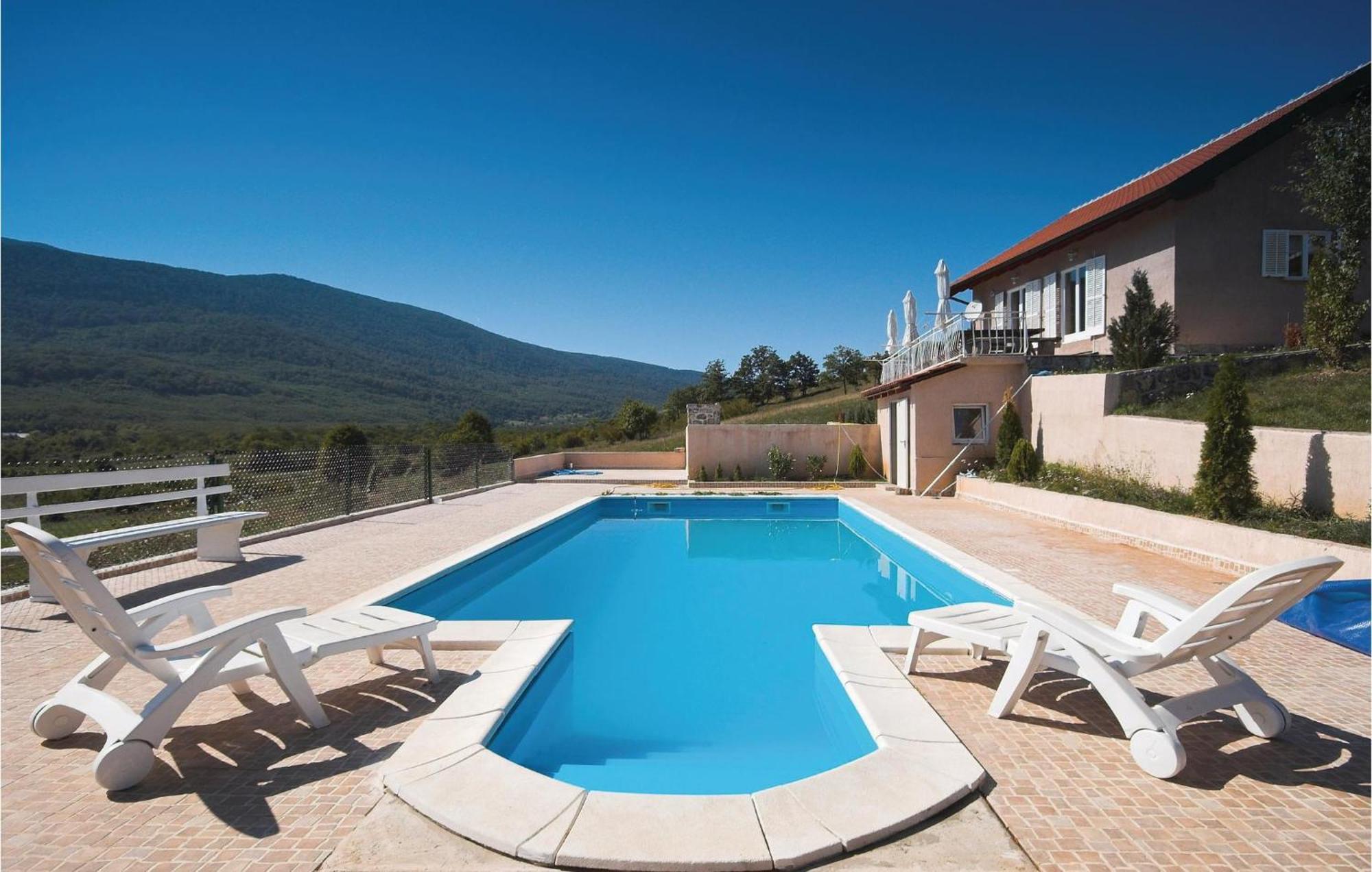7 Bedroom Pet Friendly Home In Crni Kal Crni Kal  Esterno foto